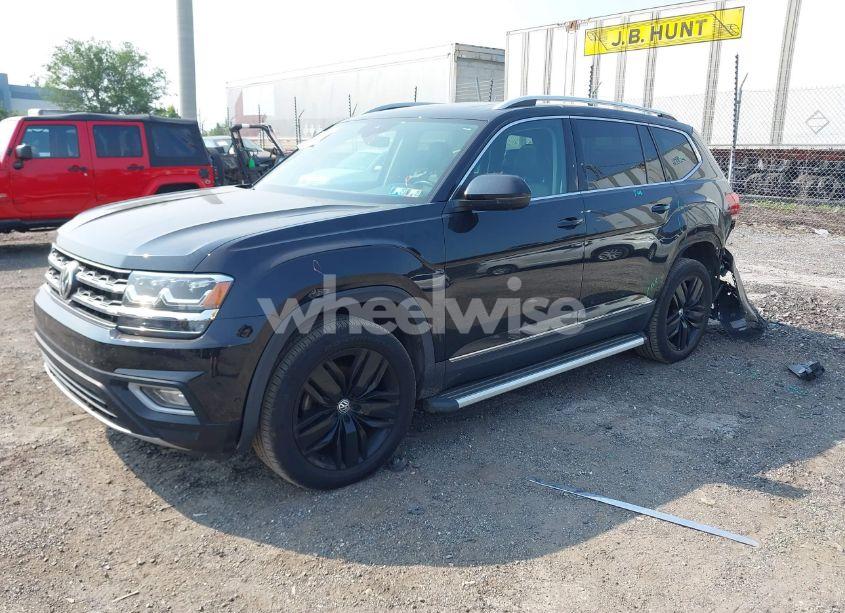 Photo 2 of 2018 Volkswagen Atlas 3.6L V6 SEL PREMIUM (VIN 1V2NR2CA9JC563980)