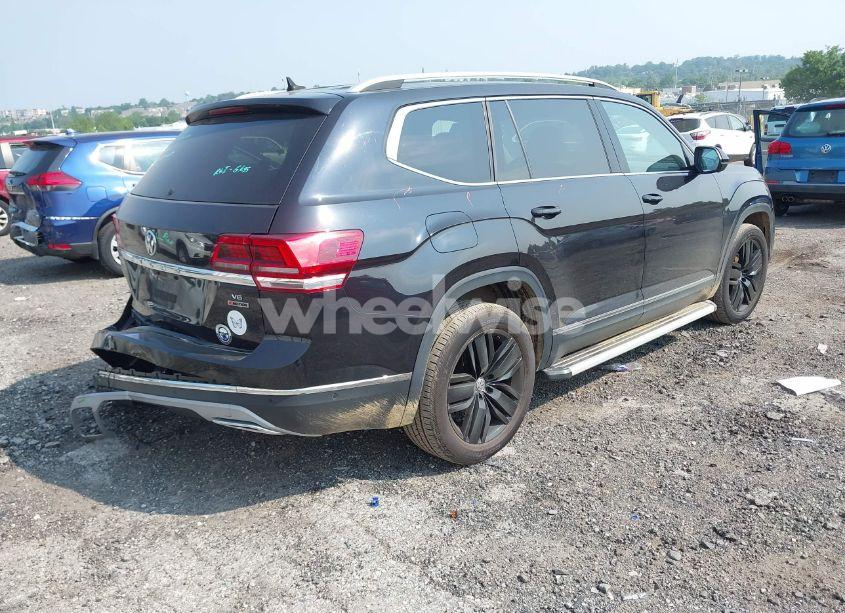 Photo 4 of 2018 Volkswagen Atlas 3.6L V6 SEL PREMIUM (VIN 1V2NR2CA9JC563980)
