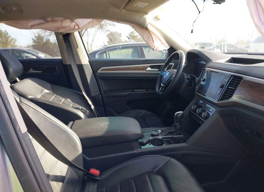 Photo 5 of 2018 Volkswagen Atlas 3.6L V6 SEL PREMIUM (VIN 1V2NR2CAXJC579248)