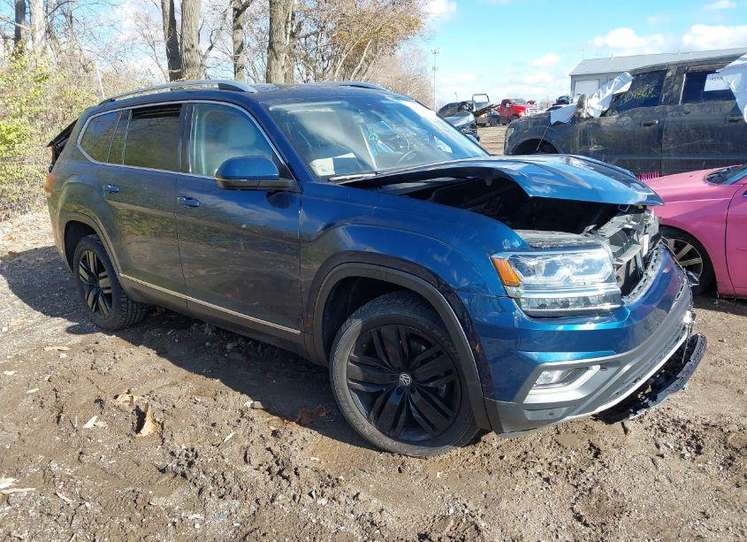 2019 Volkswagen Atlas 3.6L V6 SEL PREMIUM (VIN 1V2NR2CAXKC576013) main photo