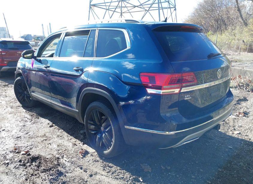 Photo 3 of 2019 Volkswagen Atlas 3.6L V6 SEL PREMIUM (VIN 1V2NR2CAXKC576013)