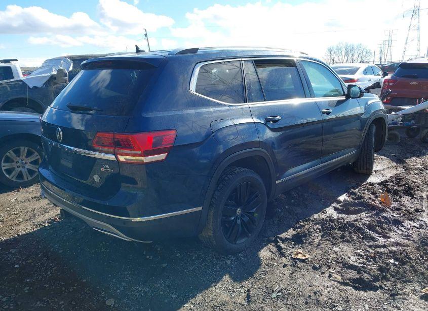 Photo 4 of 2019 Volkswagen Atlas 3.6L V6 SEL PREMIUM (VIN 1V2NR2CAXKC576013)