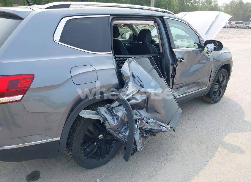 Photo 6 of 2019 Volkswagen Atlas 3.6L V6 SEL PREMIUM (VIN 1V2NR2CAXKC613643)