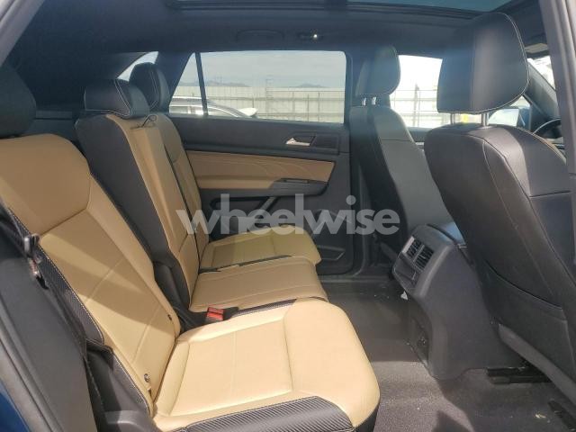 Photo 2 of 2021 VOLKSWAGEN ATLAS CROSS SPORT SE (VIN 1V2PE2CA0MC221892)