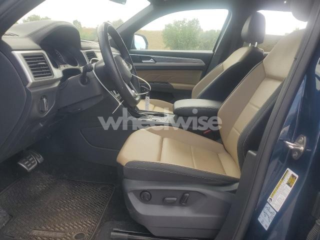 Photo 4 of 2021 VOLKSWAGEN ATLAS CROSS SPORT SE (VIN 1V2PE2CA0MC221892)