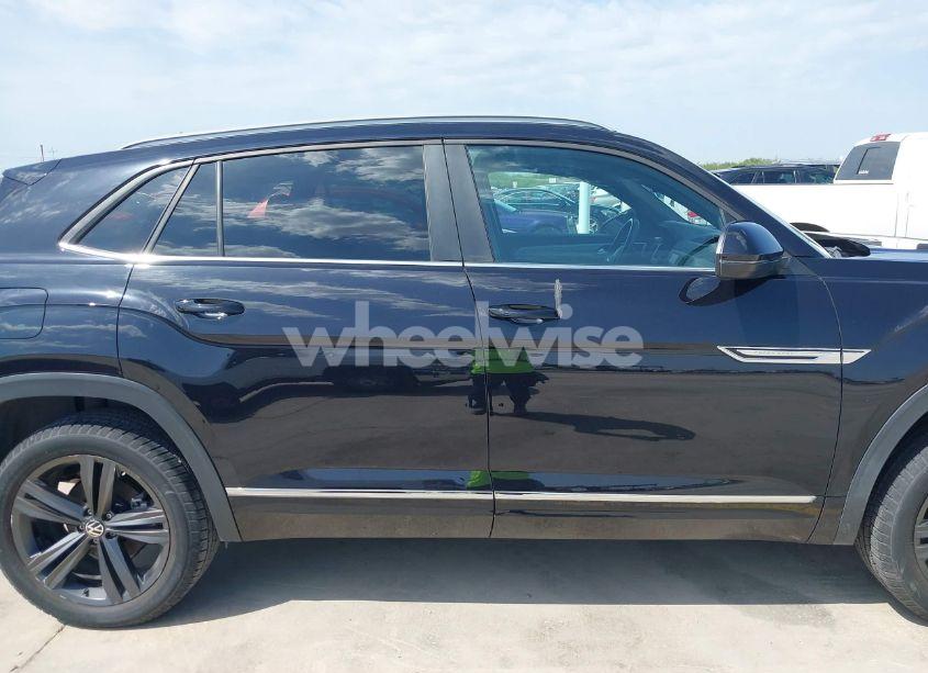 Photo 14 of 2021 Volkswagen Atlas CROSS SPORT 3.6L V6 SE W/TECHNOLOGY R-LINE (VIN 1V2PE2CA3MC227881)