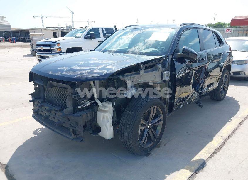 Photo 2 of 2021 Volkswagen Atlas CROSS SPORT 3.6L V6 SE W/TECHNOLOGY R-LINE (VIN 1V2PE2CA3MC227881)