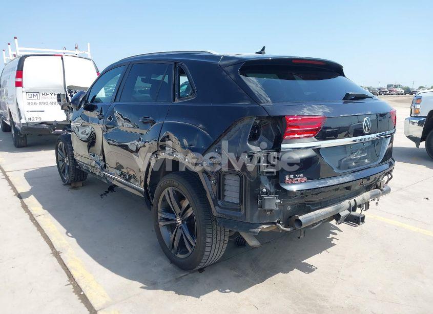 Photo 3 of 2021 Volkswagen Atlas CROSS SPORT 3.6L V6 SE W/TECHNOLOGY R-LINE (VIN 1V2PE2CA3MC227881)