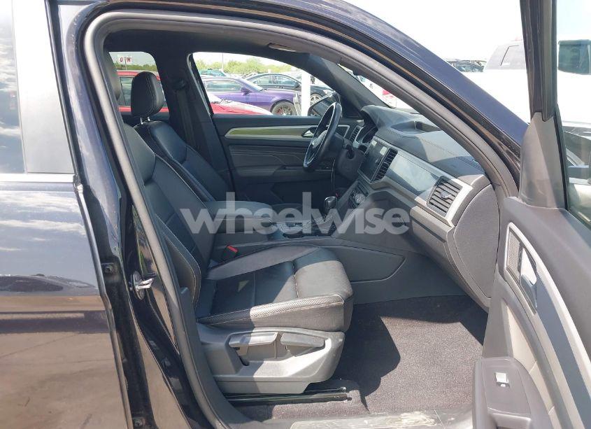 Photo 5 of 2021 Volkswagen Atlas CROSS SPORT 3.6L V6 SE W/TECHNOLOGY R-LINE (VIN 1V2PE2CA3MC227881)