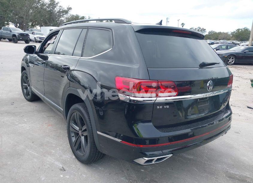 Photo 3 of 2021 Volkswagen Atlas 3.6L V6 SE W/TECHNOLOGY R-LINE (VIN 1V2PR2CA3MC588158)