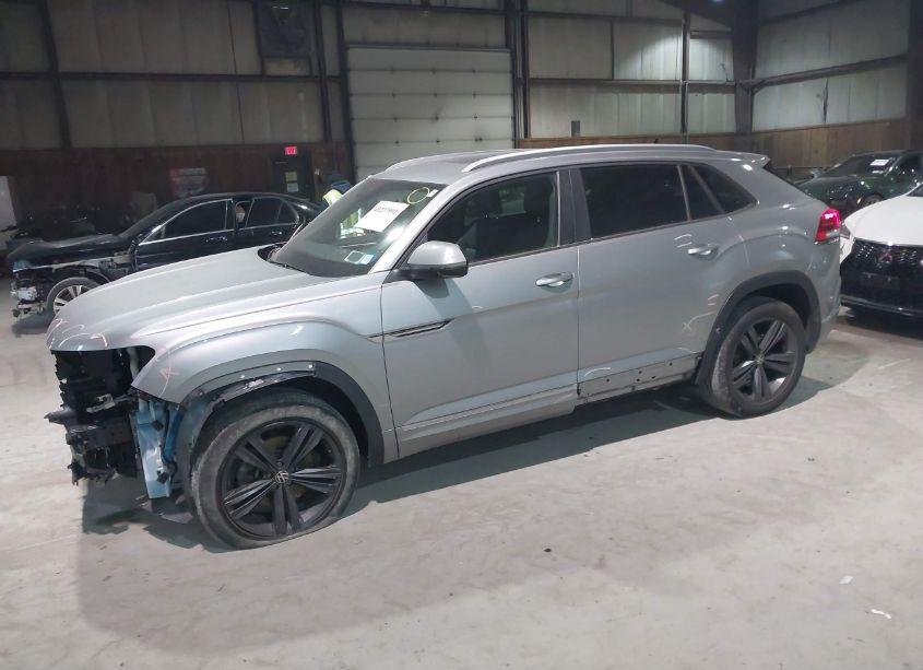 Photo 2 of 2021 Volkswagen Atlas CROSS SPORT 3.6L V6 SE W/TECHNOLOGY R-LINE (VIN 1V2RE2CA4MC205543)