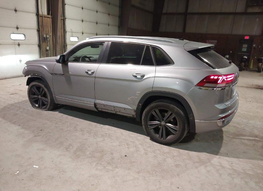 Photo 3 of 2021 Volkswagen Atlas CROSS SPORT 3.6L V6 SE W/TECHNOLOGY R-LINE (VIN 1V2RE2CA4MC205543)