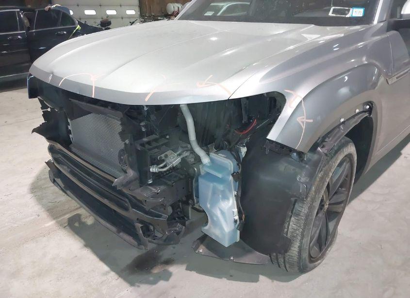 Photo 6 of 2021 Volkswagen Atlas CROSS SPORT 3.6L V6 SE W/TECHNOLOGY R-LINE (VIN 1V2RE2CA4MC205543)