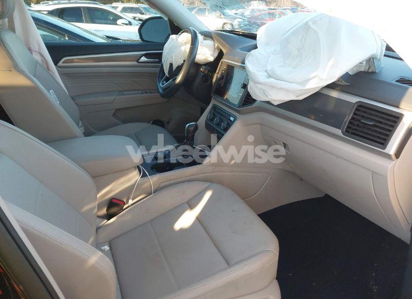 Photo 5 of 2021 Volkswagen Atlas 3.6L V6 SE W/TECHNOLOGY R-LINE (VIN 1V2RR2CA1MC551053)