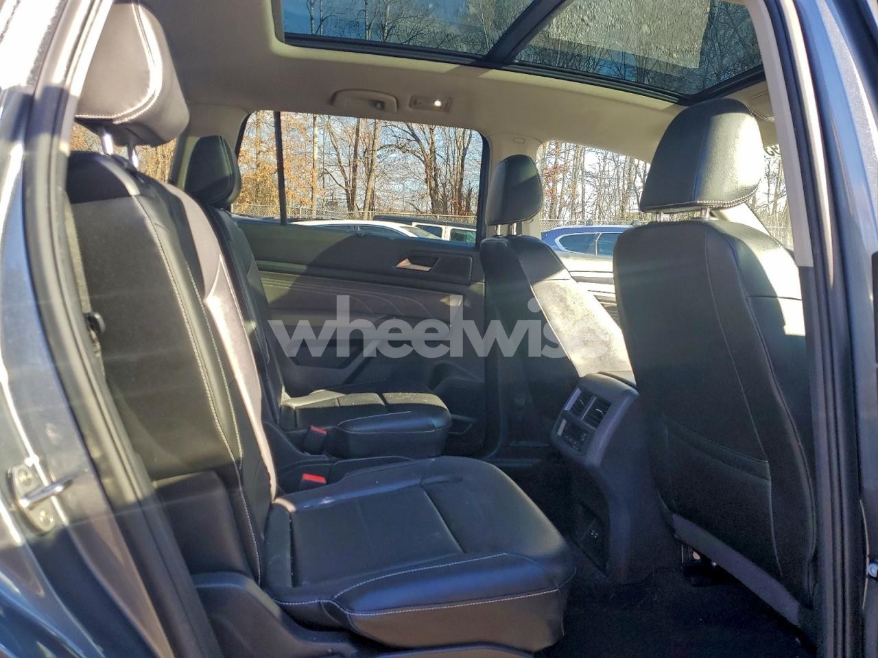 Photo 11 of 2021 VOLKSWAGEN ATLAS SE (VIN 1V2RR2CA4MC583088)