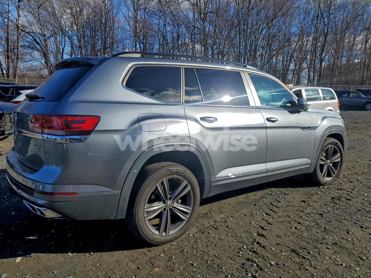 Photo 3 of 2021 VOLKSWAGEN ATLAS SE (VIN 1V2RR2CA4MC583088)