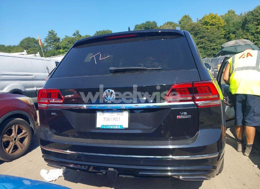 Photo 17 of 2019 Volkswagen Atlas 3.6L V6 SEL R-LINE (VIN 1V2RR2CA7KC614430)