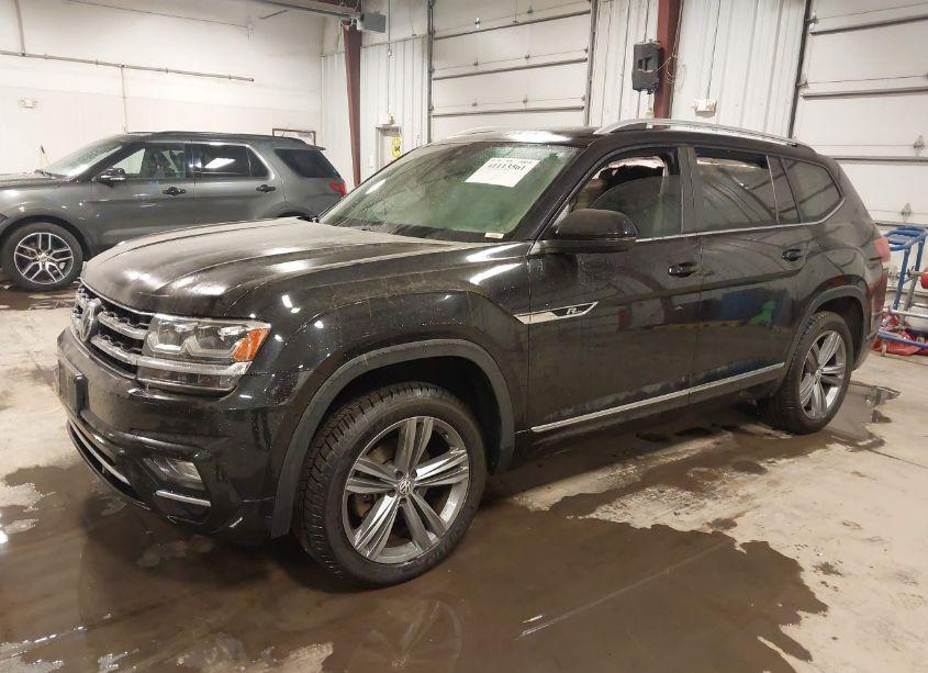 Photo 2 of 2019 Volkswagen Atlas 3.6L V6 SEL R-LINE (VIN 1V2RR2CA8KC616669)