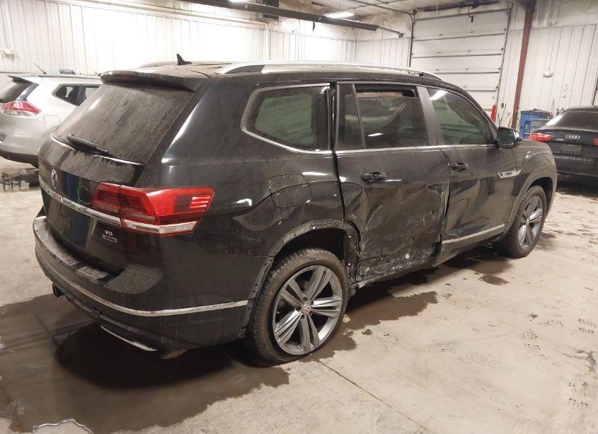 Photo 4 of 2019 Volkswagen Atlas 3.6L V6 SEL R-LINE (VIN 1V2RR2CA8KC616669)