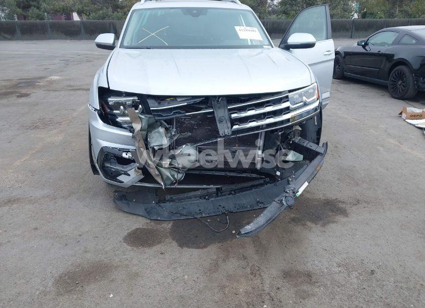 Photo 6 of 2019 Volkswagen Atlas 3.6L V6 SEL R-LINE (VIN 1V2RR2CA9KC616521)