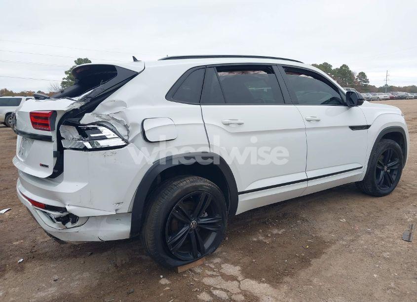 Photo 4 of 2022 Volkswagen Atlas CROSS SPORT 2.0T SEL R-LINE (VIN 1V2SC2CA7NC201527)