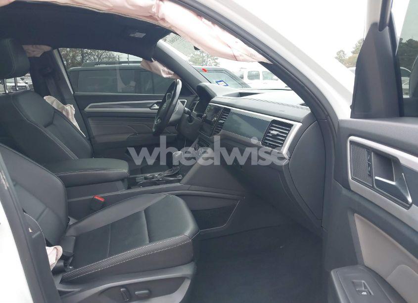 Photo 5 of 2022 Volkswagen Atlas CROSS SPORT 2.0T SEL R-LINE (VIN 1V2SC2CA7NC201527)