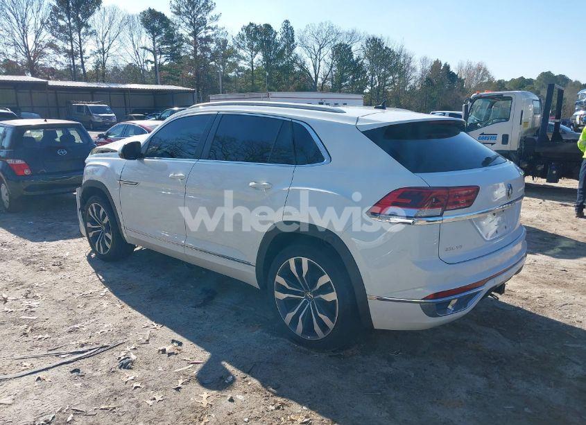 Photo 3 of 2021 Volkswagen Atlas CROSS SPORT 3.6L V6 SEL/3.6L V6 SEL R-LINE (VIN 1V2SE2CA8MC236344)