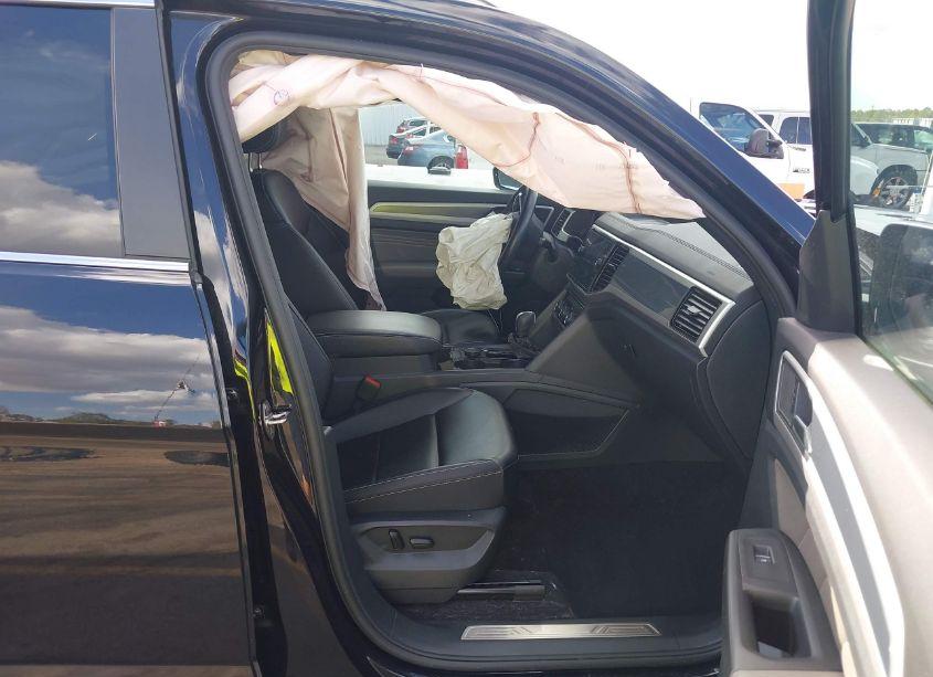 Photo 5 of 2022 Volkswagen Atlas CROSS SPORT 3.6L V6 SEL R-LINE (VIN 1V2SE2CAXNC217697)