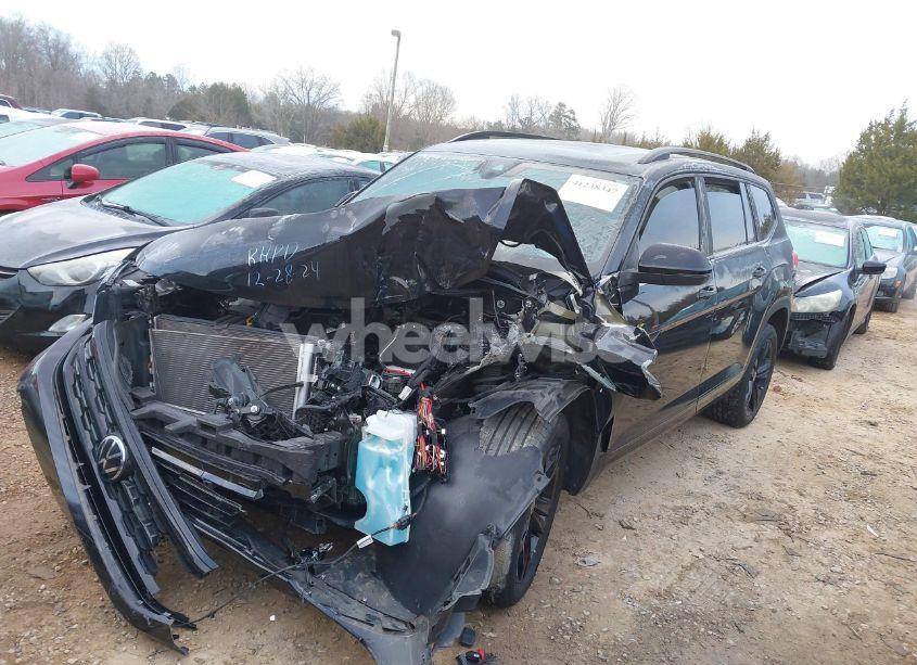 Photo 2 of 2023 Volkswagen Atlas 3.6L V6 SEL R-LINE BLACK (VIN 1V2SR2CA4PC505528)