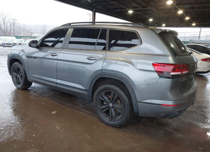 Photo 3 of 2023 Volkswagen Atlas 3.6L V6 SEL R-LINE BLACK (VIN 1V2SR2CA9PC513611)