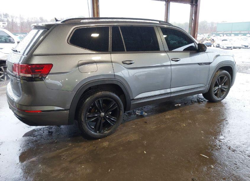 Photo 4 of 2023 Volkswagen Atlas 3.6L V6 SEL R-LINE BLACK (VIN 1V2SR2CA9PC513611)