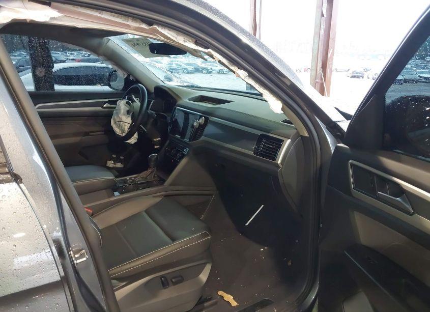 Photo 5 of 2023 Volkswagen Atlas 3.6L V6 SEL R-LINE BLACK (VIN 1V2SR2CA9PC513611)