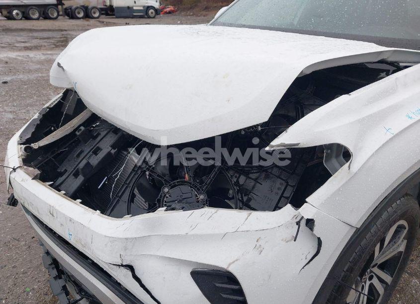 Photo 6 of 2021 Volkswagen Atlas CROSS SPORT 2.0T SEL PREMIUM (VIN 1V2TC2CAXMC214243)