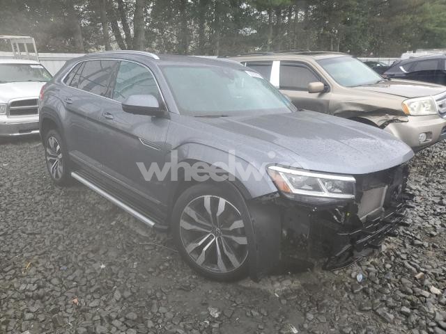 Photo 4 of 2020 VOLKSWAGEN ATLAS CROSS SPORT SEL PREMIUM R-LINE (VIN 1V2TE2CA1LC217024)