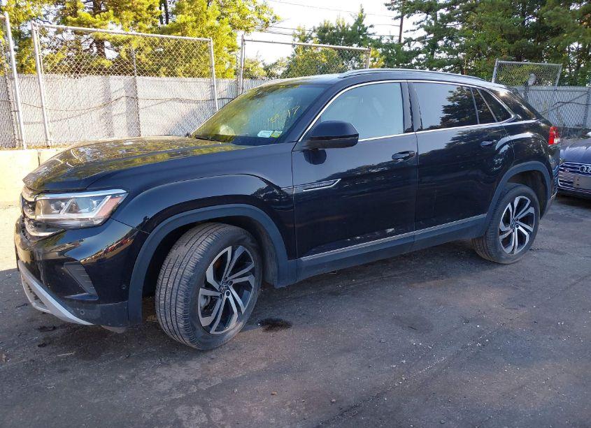 Photo 2 of 2021 Volkswagen Atlas CROSS SPORT 3.6L V6 SEL PREMIUM (VIN 1V2TE2CA4MC222302)