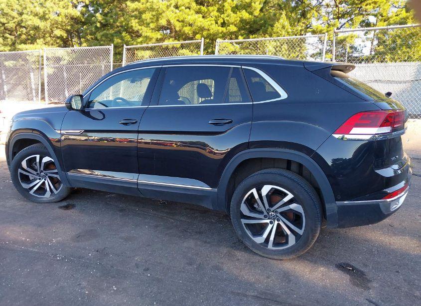 Photo 3 of 2021 Volkswagen Atlas CROSS SPORT 3.6L V6 SEL PREMIUM (VIN 1V2TE2CA4MC222302)