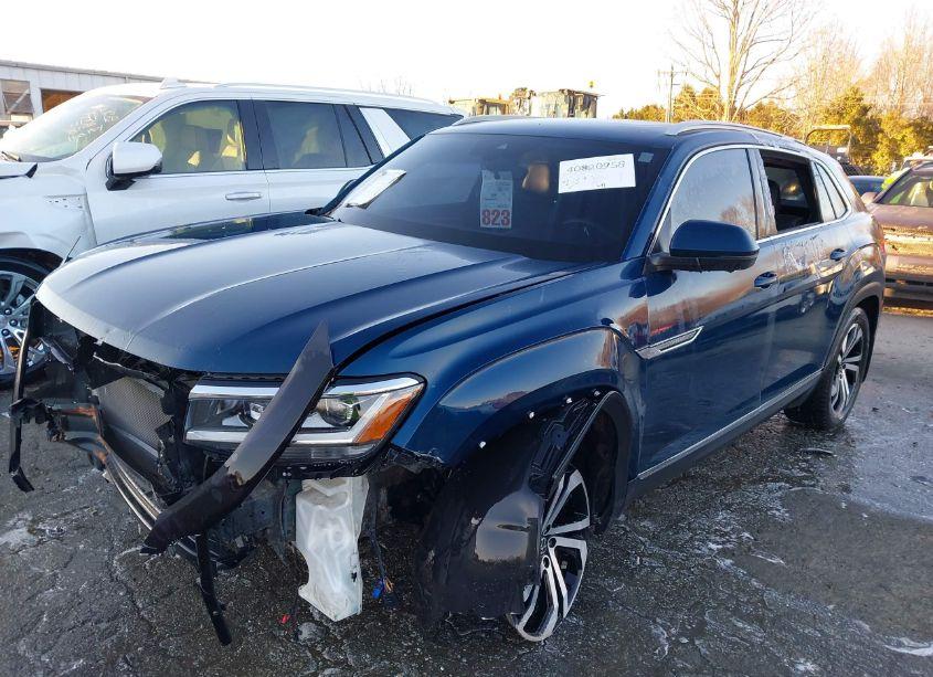 Photo 2 of 2021 Volkswagen Atlas CROSS SPORT 3.6L V6 SEL PREMIUM (VIN 1V2TE2CA4MC223644)