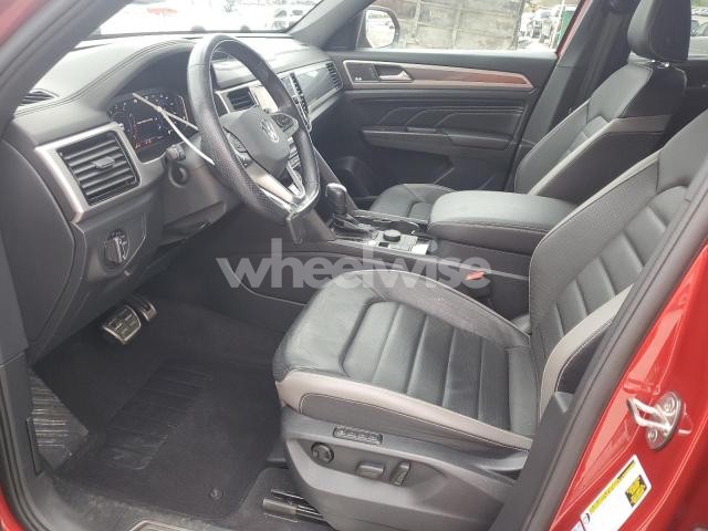 Photo 13 of 2020 VOLKSWAGEN ATLAS CROSS SPORT SEL PREMIUM R-LINE (VIN 1V2TE2CA5LC221240)