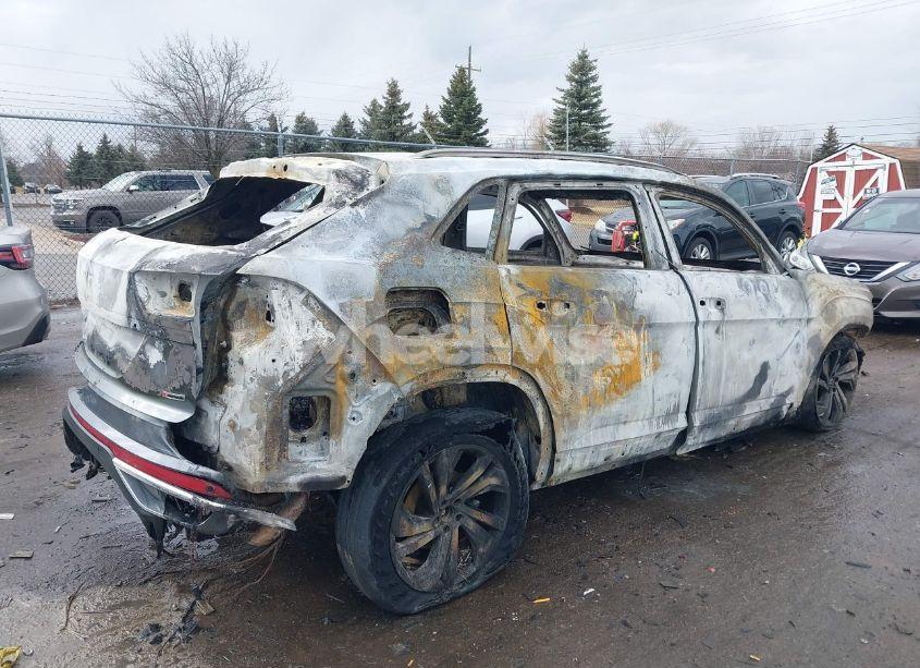 Photo 4 of 2021 Volkswagen Atlas CROSS SPORT 3.6L V6 SEL PREMIUM (VIN 1V2TE2CA8MC210489)