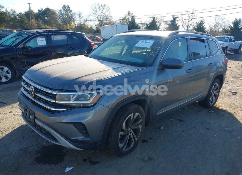 Photo 2 of 2021 Volkswagen Atlas 3.6L V6 SEL PREMIUM (VIN 1V2TR2CA0MC511715)