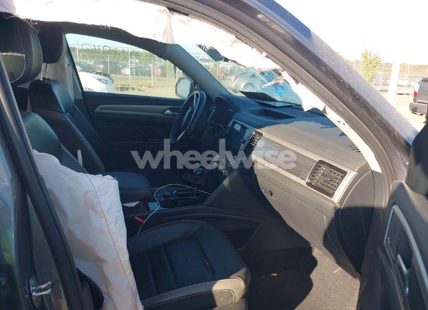 Photo 5 of 2021 Volkswagen Atlas 3.6L V6 SEL PREMIUM (VIN 1V2TR2CA0MC511715)