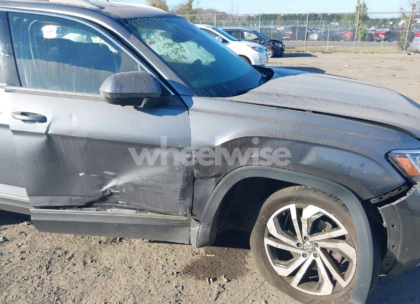 Photo 6 of 2021 Volkswagen Atlas 3.6L V6 SEL PREMIUM (VIN 1V2TR2CA0MC511715)