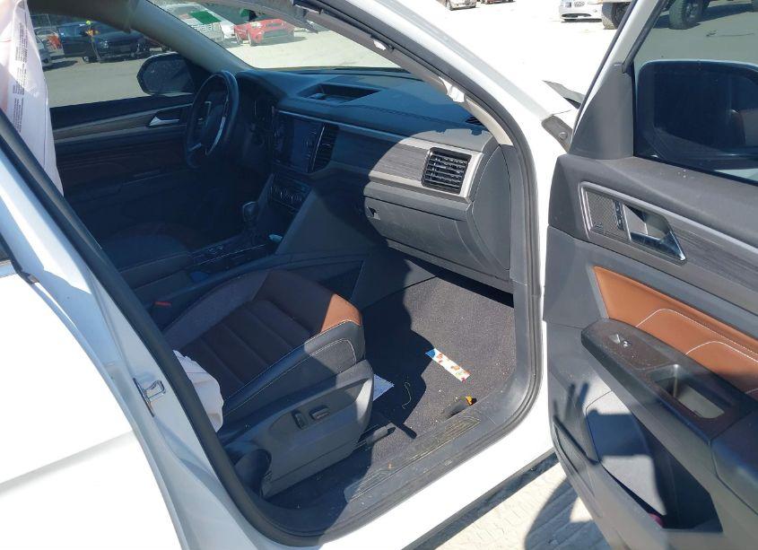 Photo 5 of 2021 Volkswagen Atlas 3.6L V6 SEL PREMIUM (VIN 1V2TR2CA0MC533522)