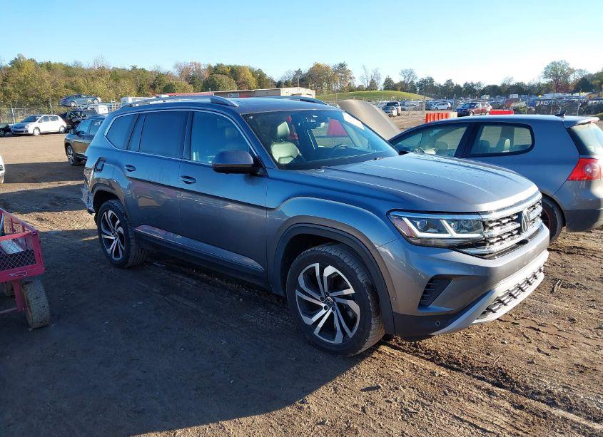 2021 Volkswagen Atlas 3.6L V6 SEL PREMIUM (VIN 1V2TR2CA1MC511013) main photo