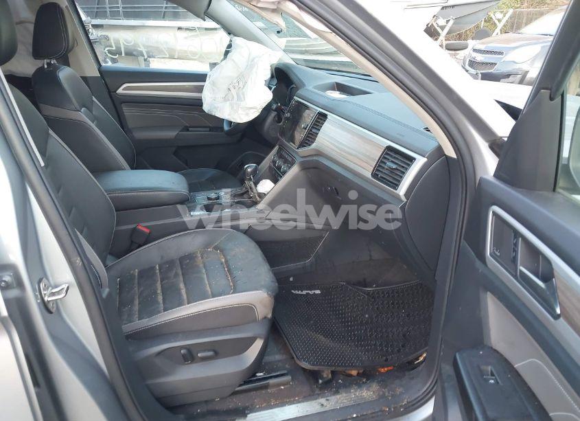 Photo 5 of 2021 Volkswagen Atlas 3.6L V6 SEL PREMIUM (VIN 1V2TR2CA1MC537532)