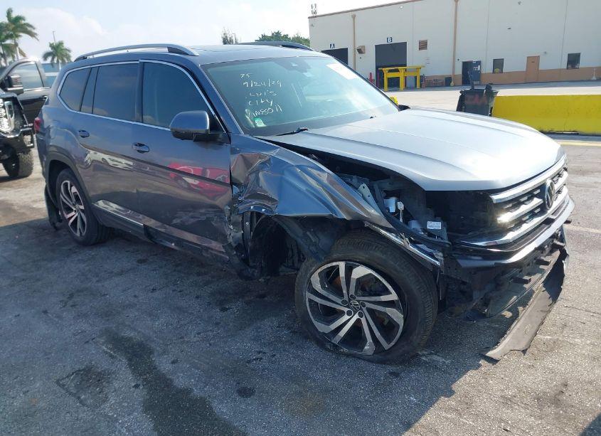 2021 Volkswagen Atlas 3.6L V6 SEL PREMIUM (VIN 1V2TR2CA4MC508011) main photo