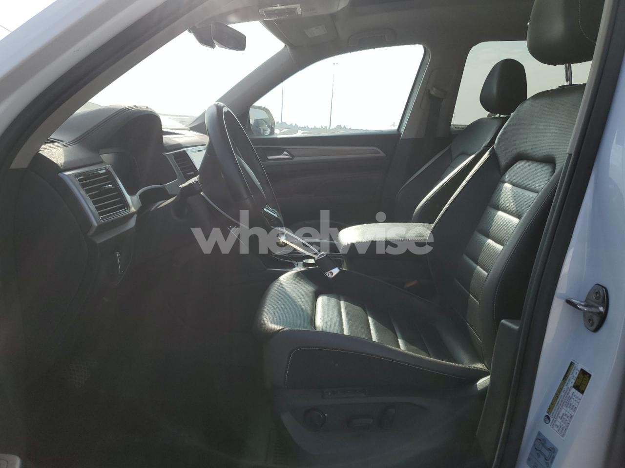 Photo 7 of 2021 VOLKSWAGEN ATLAS SEL PREMIUM (VIN 1V2TR2CA5MC515873)