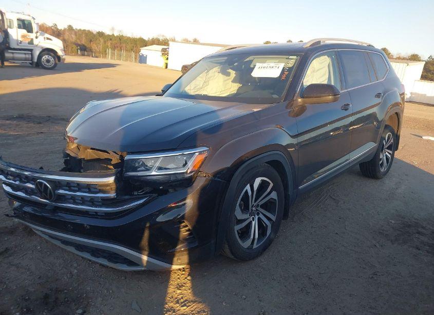 Photo 2 of 2021 Volkswagen Atlas 3.6L V6 SEL PREMIUM (VIN 1V2TR2CA8MC592494)