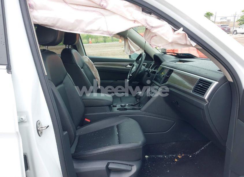 Photo 5 of 2019 Volkswagen Atlas 3.6L V6 SE W/TECHNOLOGY (VIN 1V2UR2CA0KC560799)