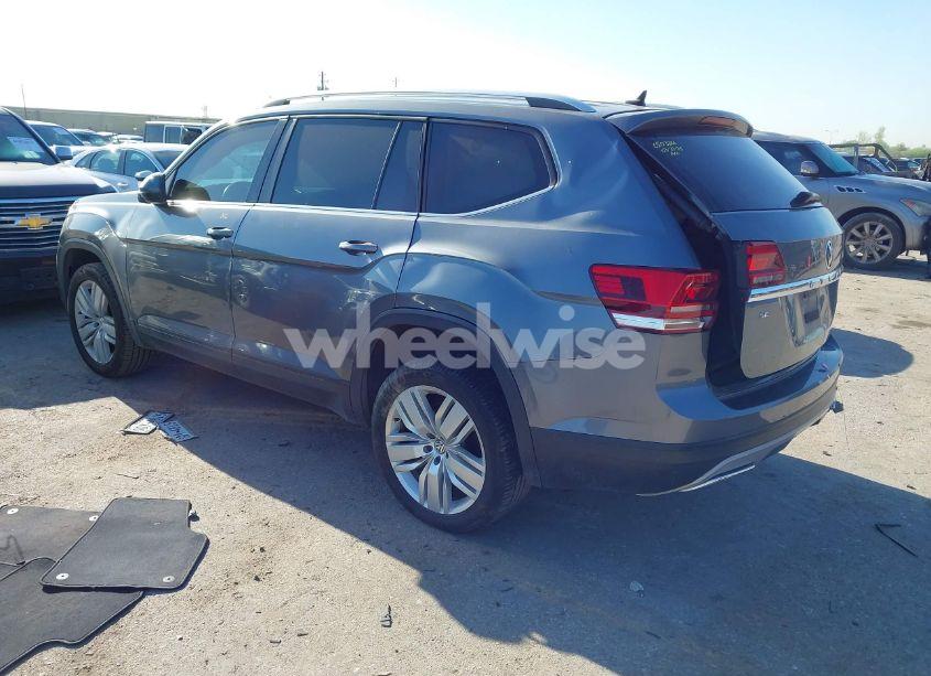 Photo 3 of 2019 Volkswagen Atlas 3.6L V6 SE W/TECHNOLOGY (VIN 1V2UR2CA1KC521994)